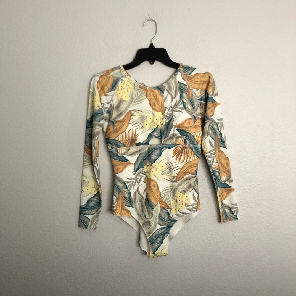 🆕 NWT Ripcurl tropical print cut out cheeky wetsuit